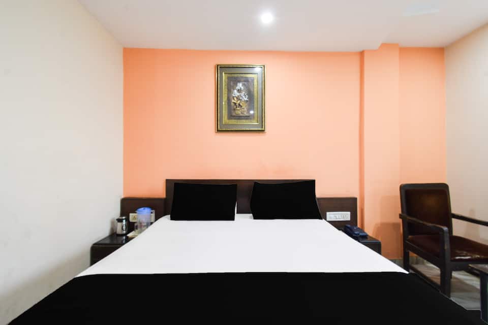 Super Townhouse OAK Secunderabad Near Railway Station formerly Hotel Brahma