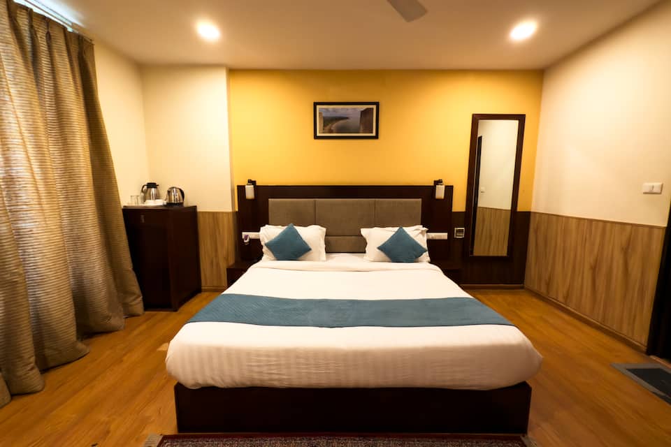 Hotel Royal Palm - A Budget Hotel in Udaipur