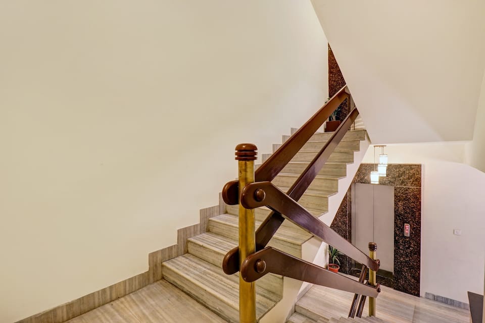 Super Townhouse Oak Silver City Chowk formerly HW Residency