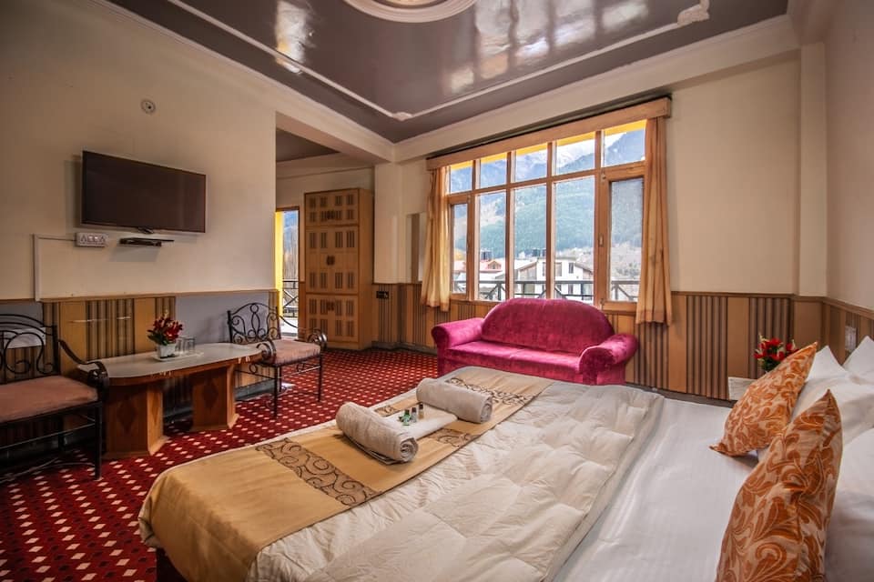 Gautam Hotel and Cottage