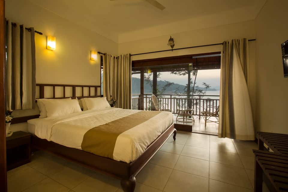 Lake View Premium Room