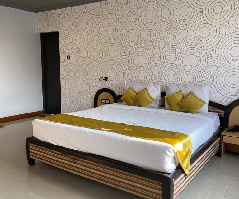 Om Shiv Hotel