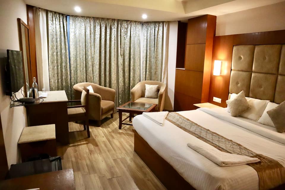 DELUXE DOUBLE ROOM