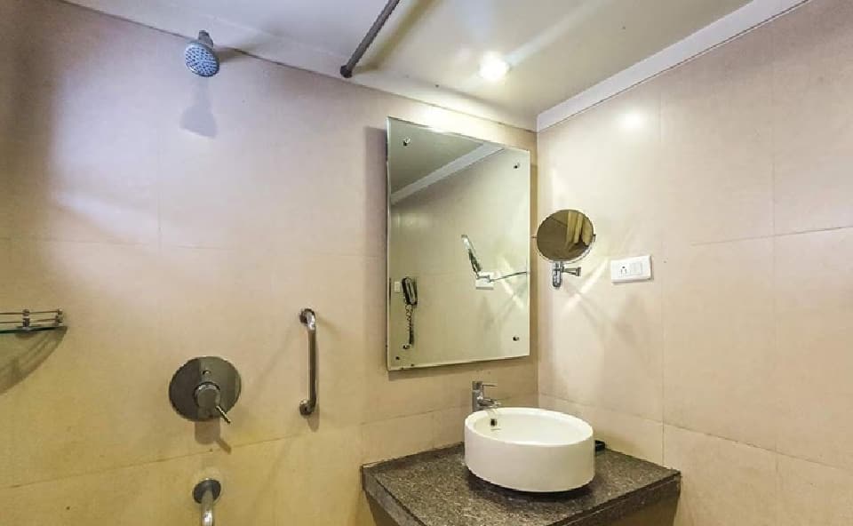 Semi Suite