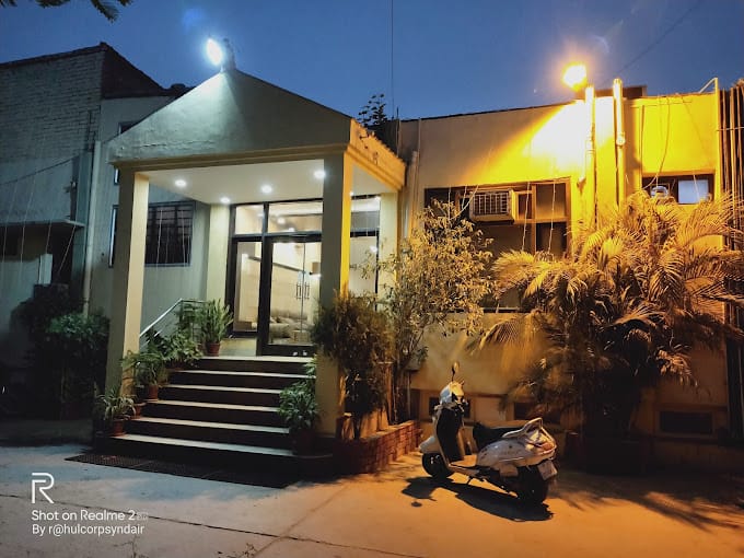 Hotel Kanishka