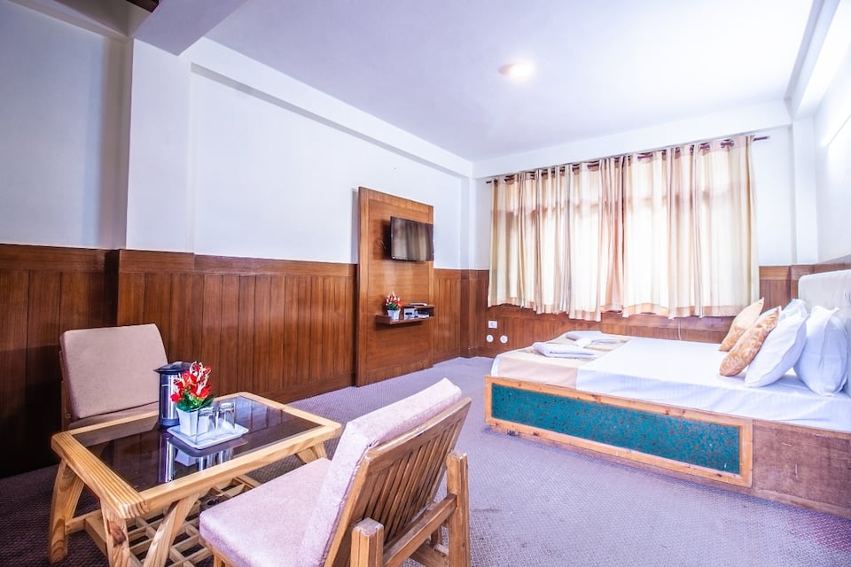 Gautam Hotel and Cottage