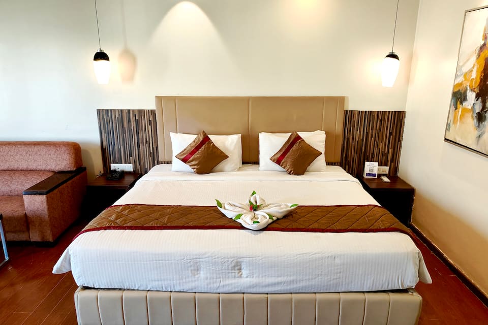 The Altruist Business Hotel, Kharadi