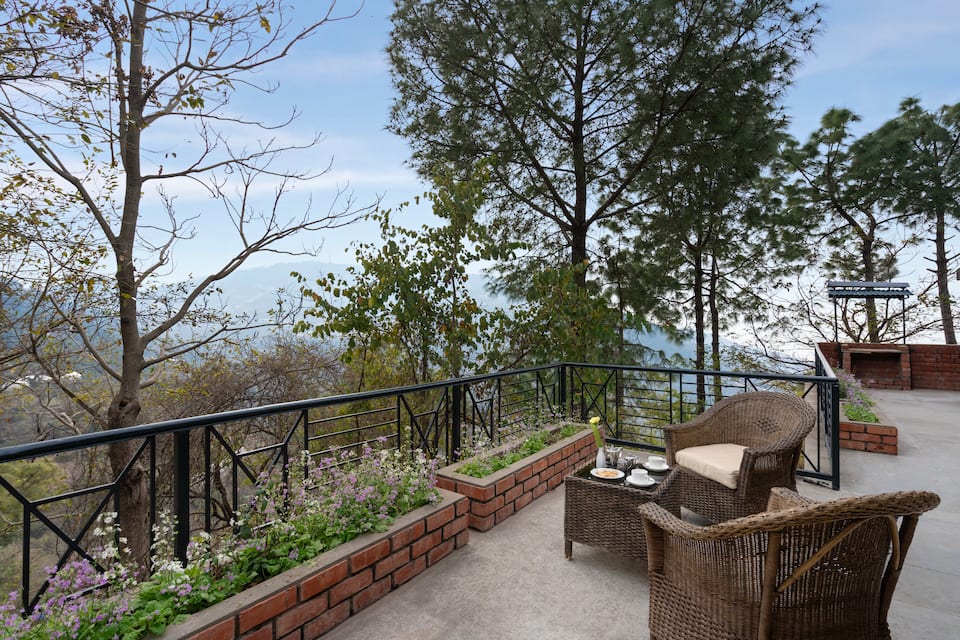 Superior Cottage Hill View