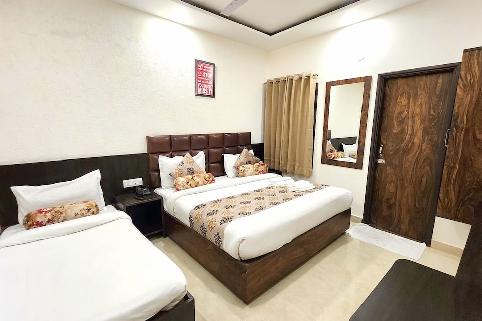 Triple Bed Room