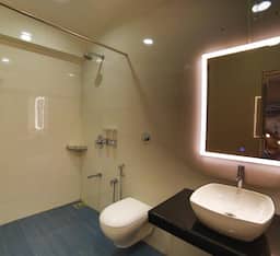 Deluxe AC Room