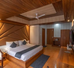 Super Deluxe Lake View Room