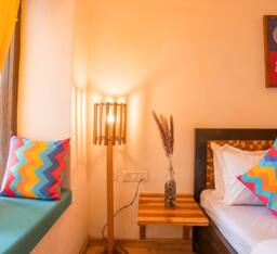 Deluxe Private Room with Ensuite Bathroom