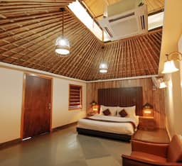 Nature Hut with Jacuzzi