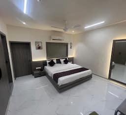 Super Deluxe Room