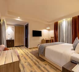 Valley View Classic Room With Balcony