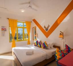 Deluxe Private Room with Balcony and Ensuite Bathroom