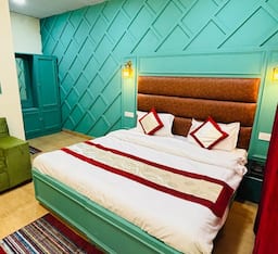 Double Deluxe Room
