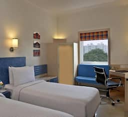 Superior Room - 2 Single Beds 19SQM Free WiFi Shower