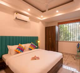 Deluxe Private AC Room with Ensuite Bathroom