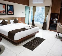 Royal Club Room