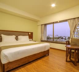 Premier Room