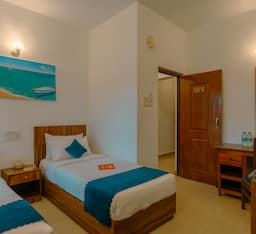 Deluxe Room Twin Bed