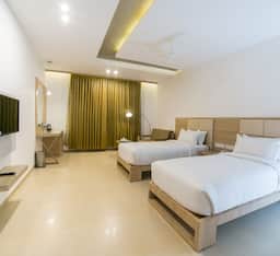 Deluxe Twin AC Room-Breakfast + WiFi
