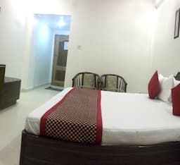 Deluxe Room AC