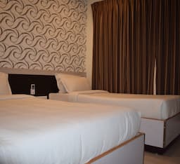Deluxe Twin Bed Room AC