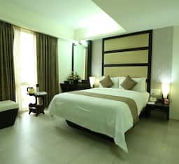 Royal Standard Room