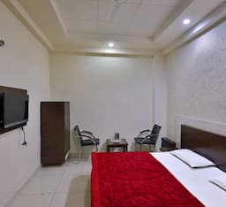 Deluxe AC Room