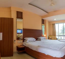 AC Executive Room