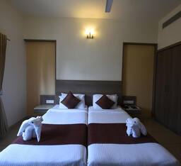 Economy Room