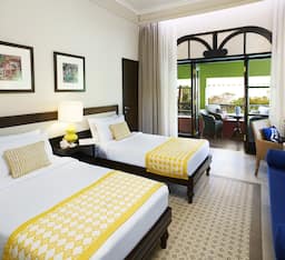 Superior Room Garden View with Balcony Twin Bed