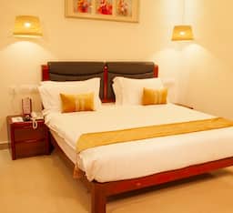 Deluxe Room Queen Bed
