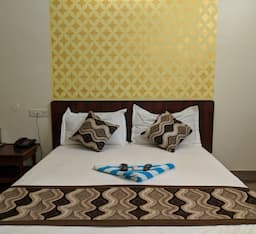 Deluxe AC Room