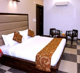 Family Triple Bed Room