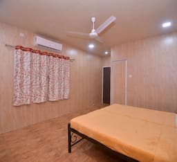 Deluxe AC Room
