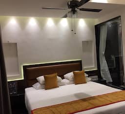 Dolphin Suite