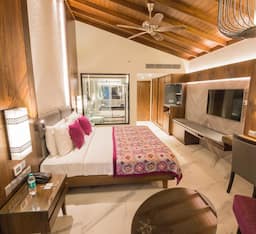 Premier Club Room with Executive Lounge Access