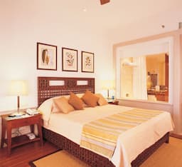 Deluxe Room- King Bed