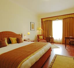 Deluxe Room King Bed