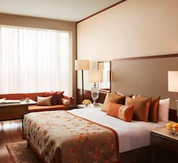 Deluxe Room King Bed