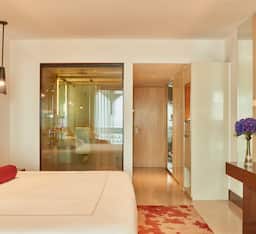 Deluxe Room City View King Bed