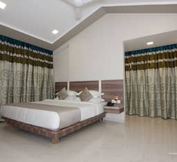 Super Deluxe AC Room