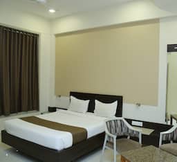 Deluxe A/C Room