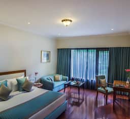 Deluxe Room Twin Beds