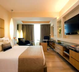 02Deluxe Room Twin Bed