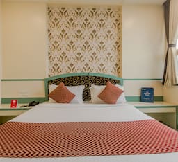 Double Bed AC