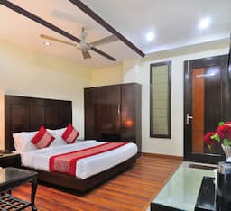 Deluxe AC Room